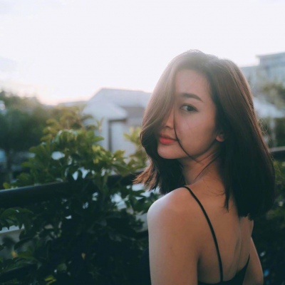 女生头像人间于此，欢喜是你