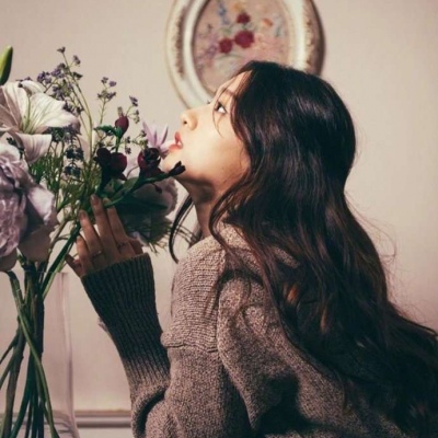 女生头像人间于此，欢喜是你