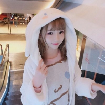 那个女孩看过来あ