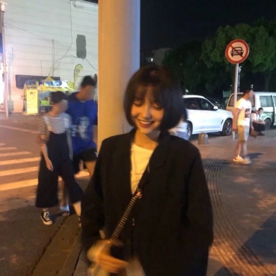他是我生命里的一道光，但他照亮的永远是别人