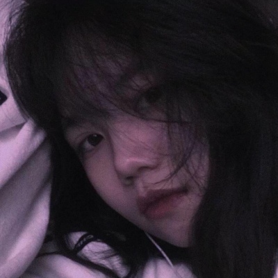 哭给自己听，笑给别人听。