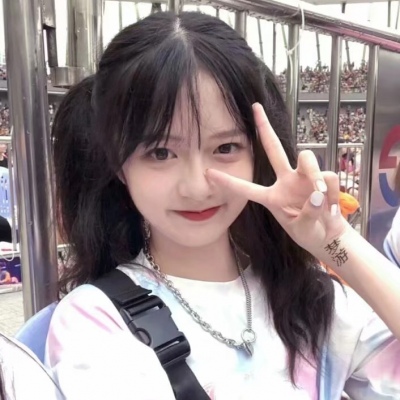 易叙 温柔女头/我的小朋友为什么要笑给别人看