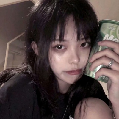 我在人间贩卖黄昏，只为收集世间温柔去见你。