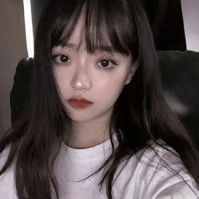 女生头像  回首亘年满月的怦然心动你扔拔得头筹.