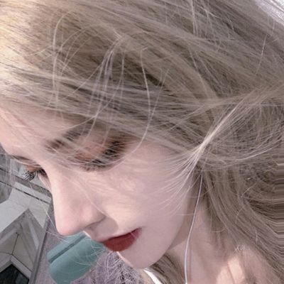 女生头像  回首亘年满月的怦然心动你扔拔得头筹.