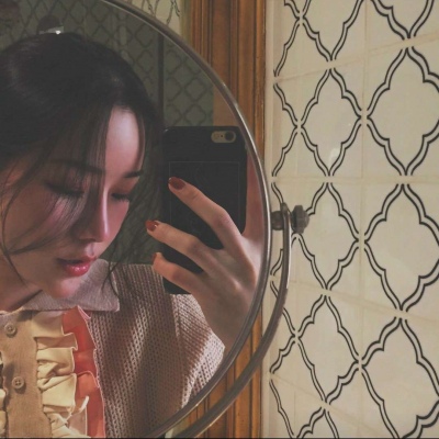 每个人都无法克制对美的向往，就像我无法克制对你的喜欢。