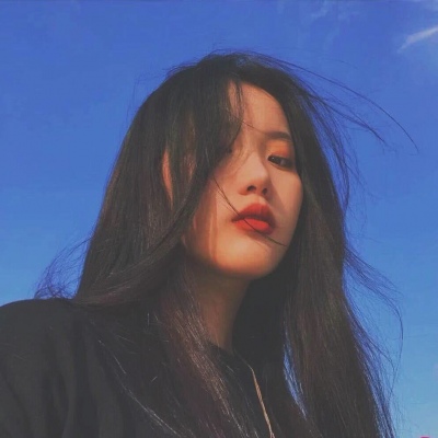 每个人都无法克制对美的向往，就像我无法克制对你的喜欢。