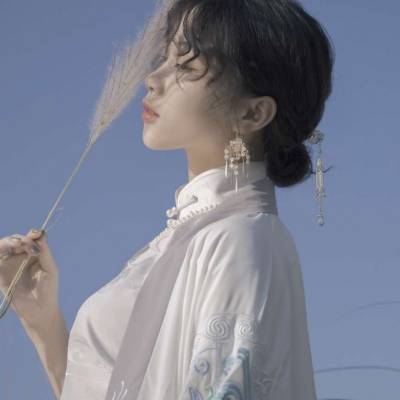 溺毙:复古意境魅力心动优质女头.成长本来就是一件扫兴的事