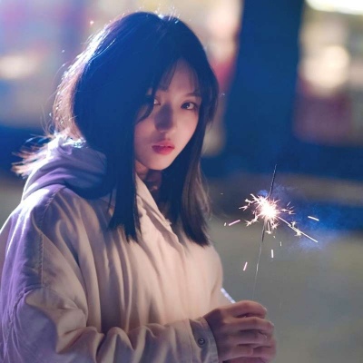 鶴:优质混网时尚女生头像‖只要你还愿意努力 世界会给你惊喜
