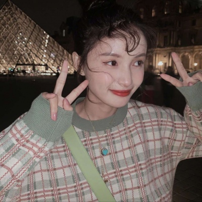 鶴:优质混网时尚女生头像‖只要你还愿意努力 世界会给你惊喜