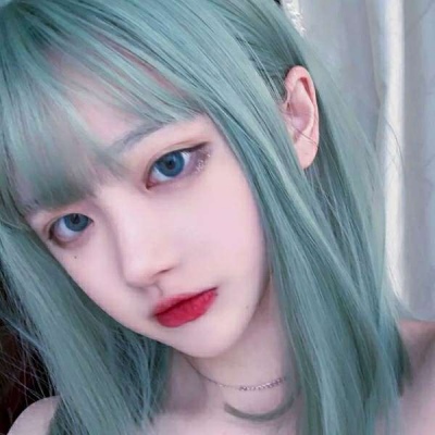 莫小昕。彩发女头