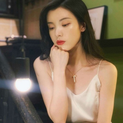 顾云曦：气质魅力迷人复古风真人女头