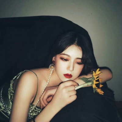 顾云曦：气质魅力迷人复古风真人女头