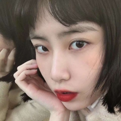 乔：温柔御姐女头  不闻星河 须臾固执走向你