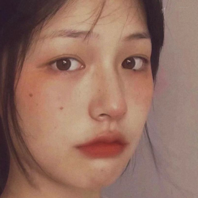 女生头像   薇薇-你是绝境的光。