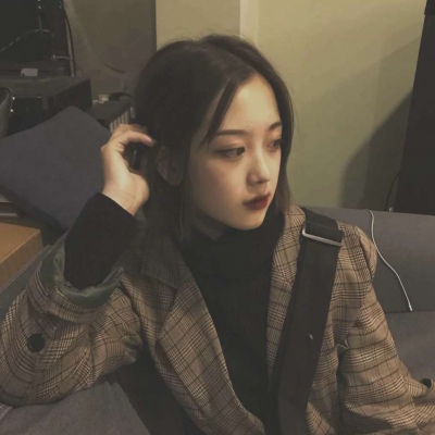 顾槿桉 优暗色系气质女生头像