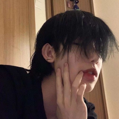 林挽挽/   林挽挽/  酷酷的女生头像