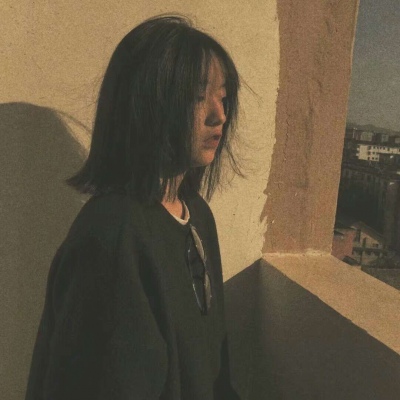 滤镜复古女生头像  你是不是什么都明白.却就是走不出来.