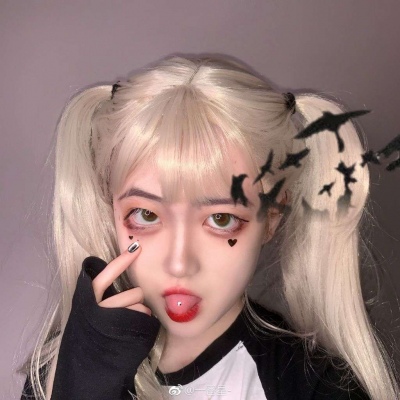 姜辞:优质混网女头“她笑得那么开心 怎么就抑郁了呢。”
