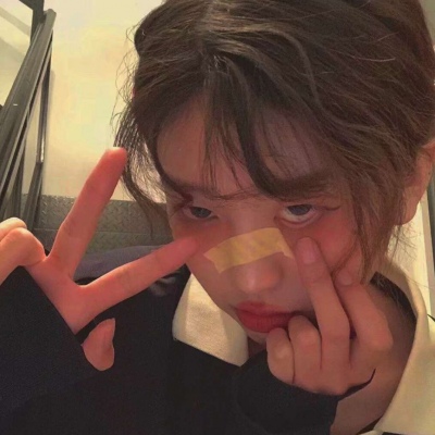 顾槿桉 优暗系复古有点丧女生头像2