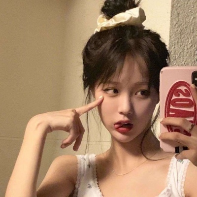 独二/精致 爱笑 女生头像