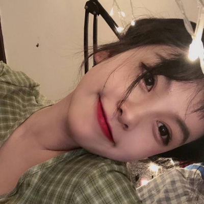 沐糖/爱笑的女生运气一般都不会太差