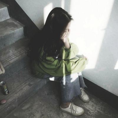 女生头像 总要经历一些背叛一些心酸，才能