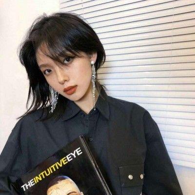女生头像学着主宰自己的生活，即使孑然一身