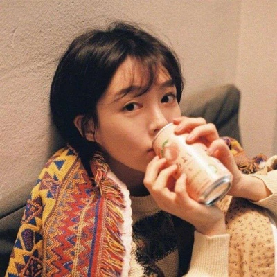 《女生头像》承蒙关照