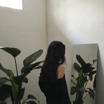 《女生头像》承蒙关照