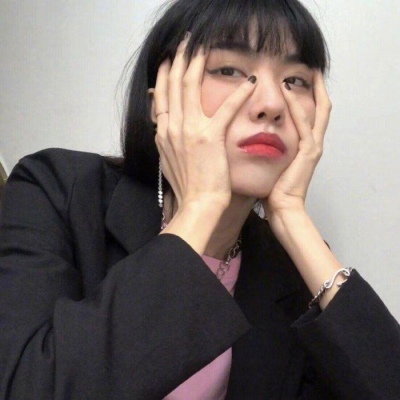 《女生头像》承蒙关照