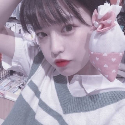 白灏宇:女生头像/可爱/意境/还有星月可以寄望 还有宇宙浪漫不止