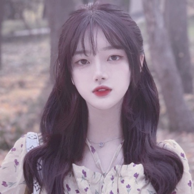 白灏宇:女生头像/可爱/意境/还有星月可以寄望 还有宇宙浪漫不止