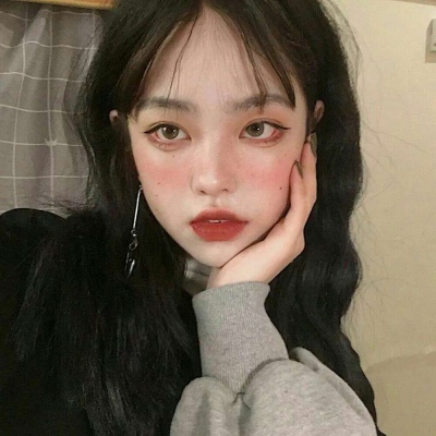 酷以待人女生头像//人和人的吸引力来自于 没看透.