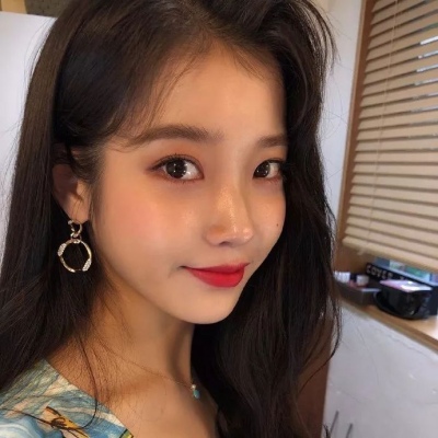 酷以待人女生头像//人和人的吸引力来自于 没看透.