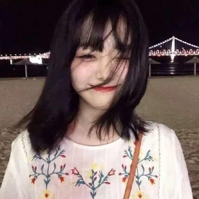 女生头像有一天没那么年轻了爱着的依然是你