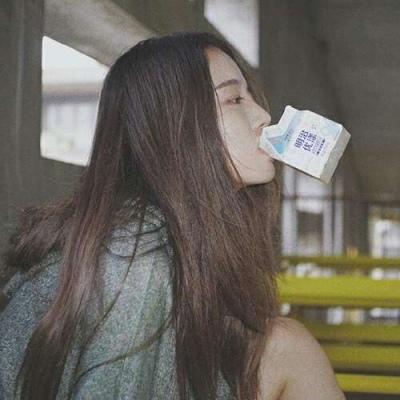 女生头像有一天没那么年轻了爱着的依然是你