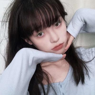 女生头像有一天没那么年轻了爱着的依然是你