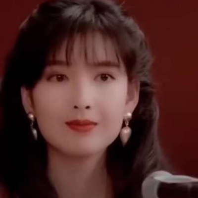 自截/       港风_   我爱祖国。