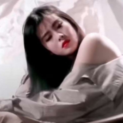 自截/       港风_   我爱祖国。