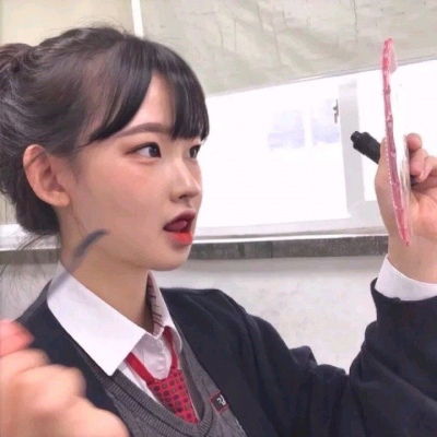 小清新女生头像  你生来应该 被温柔对待 享受全宇宙的宠爱