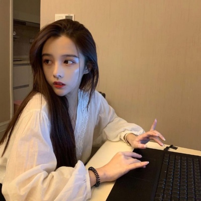 简单耐看的女生头像  啦啦啦