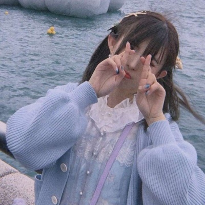 溺毙:海边清新风简单气质女头.山野万里 你是我藏在微风里的欢喜