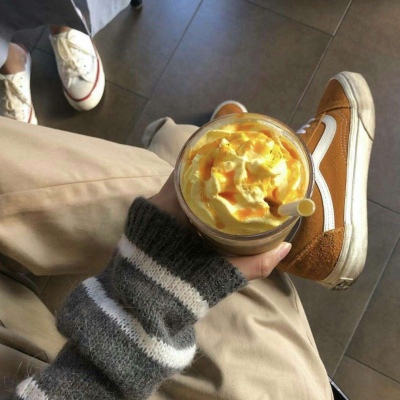 绾安#背景图#因为遇到了温柔的人，所以自己也想变得温柔