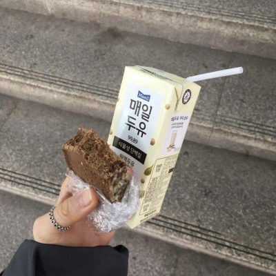 绾安#背景图#因为遇到了温柔的人，所以自己也想变得温柔