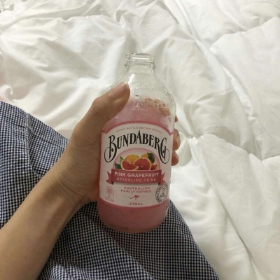 绾安#背景图#因为遇到了温柔的人，所以自己也想变得温柔