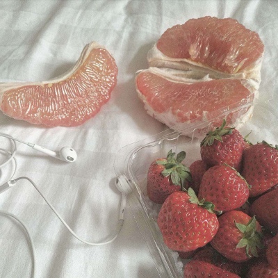 背景图｜想有个草莓一般甜甜的姐姐?_?