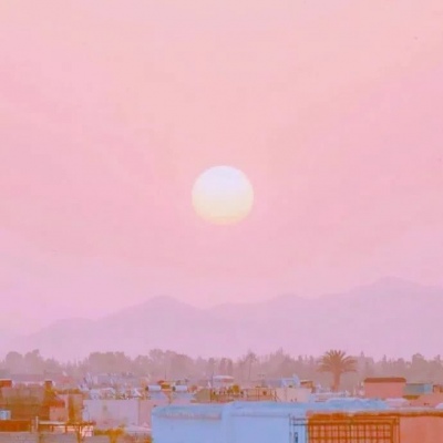 安奈 意境粉红色系背景图 银河遥远 星辰耀眼 你我中间 隔着一万光年