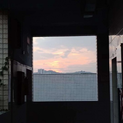林鹤居/?有你的每一天都是五彩斑斓的