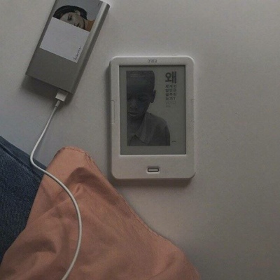 ins风背景图  手可摘星辰 易卿飒